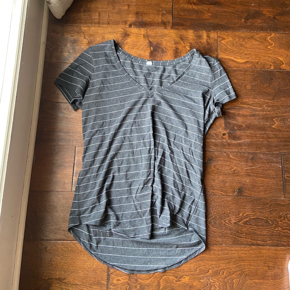 lululemon short sleeve top size 6